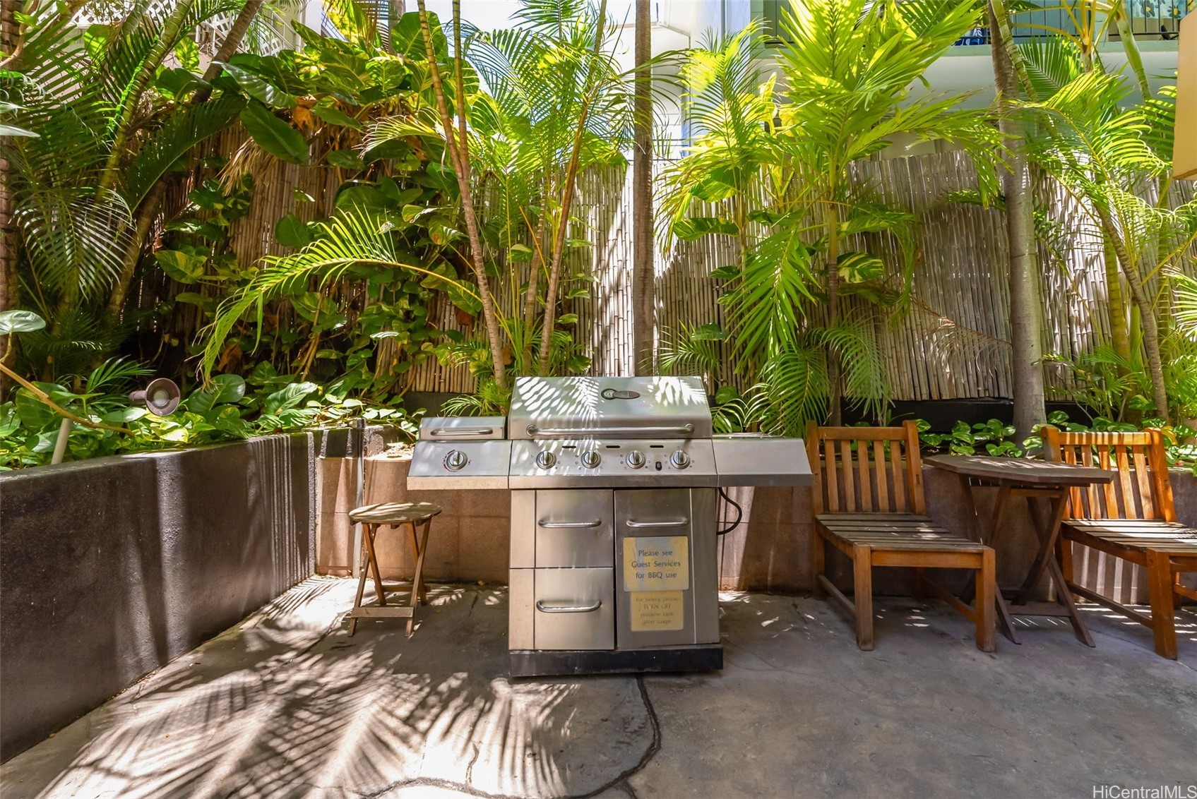2425 Kuhio Avenue 608 Property Photo 21