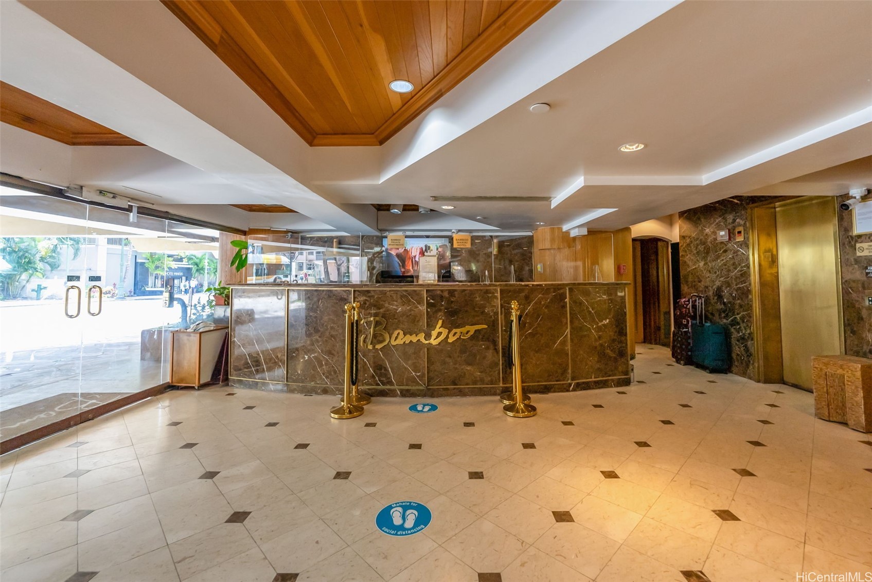 2425 Kuhio Avenue 608 Property Photo 22