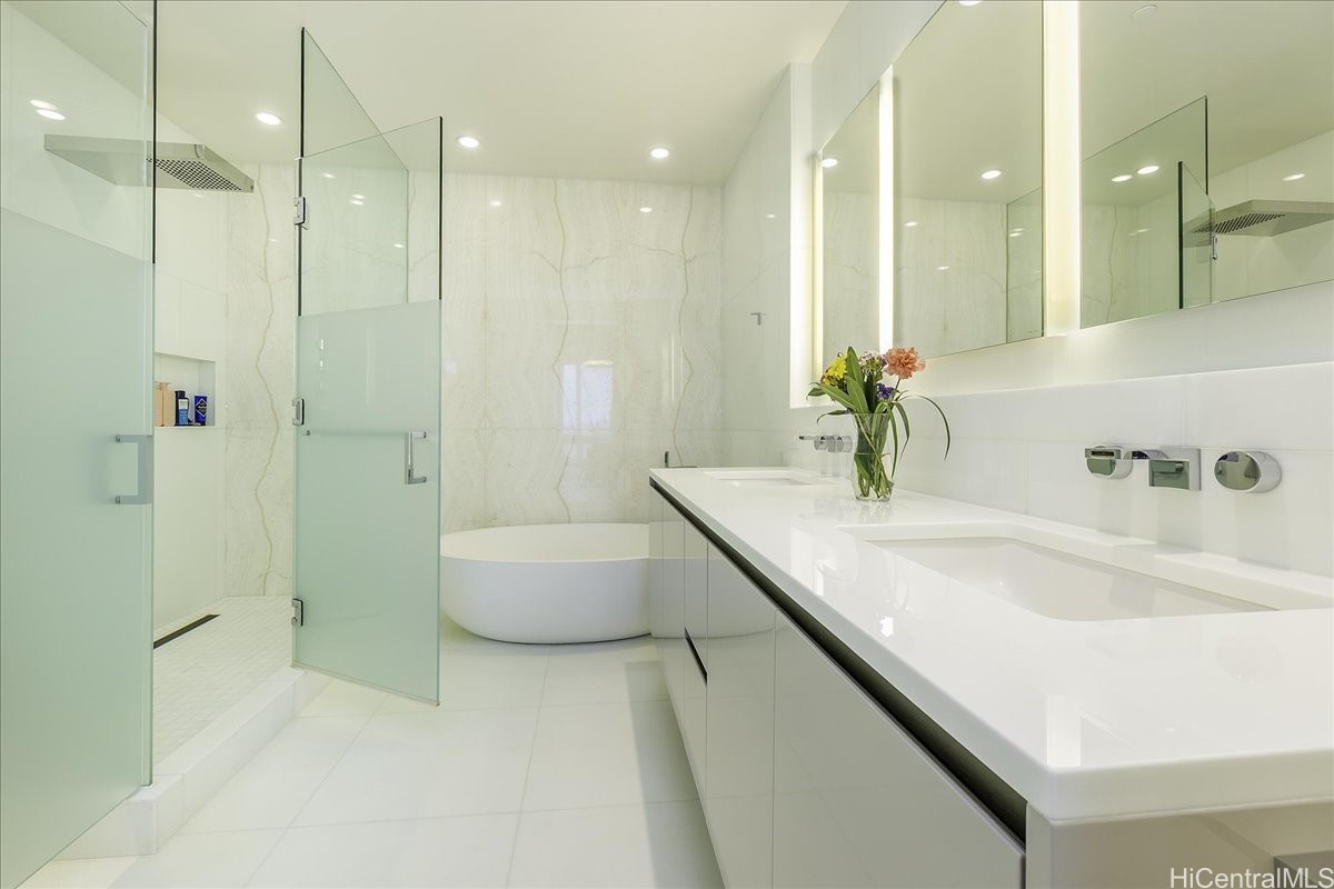1118 Ala Moana Boulevard 1002 Property Photo 14