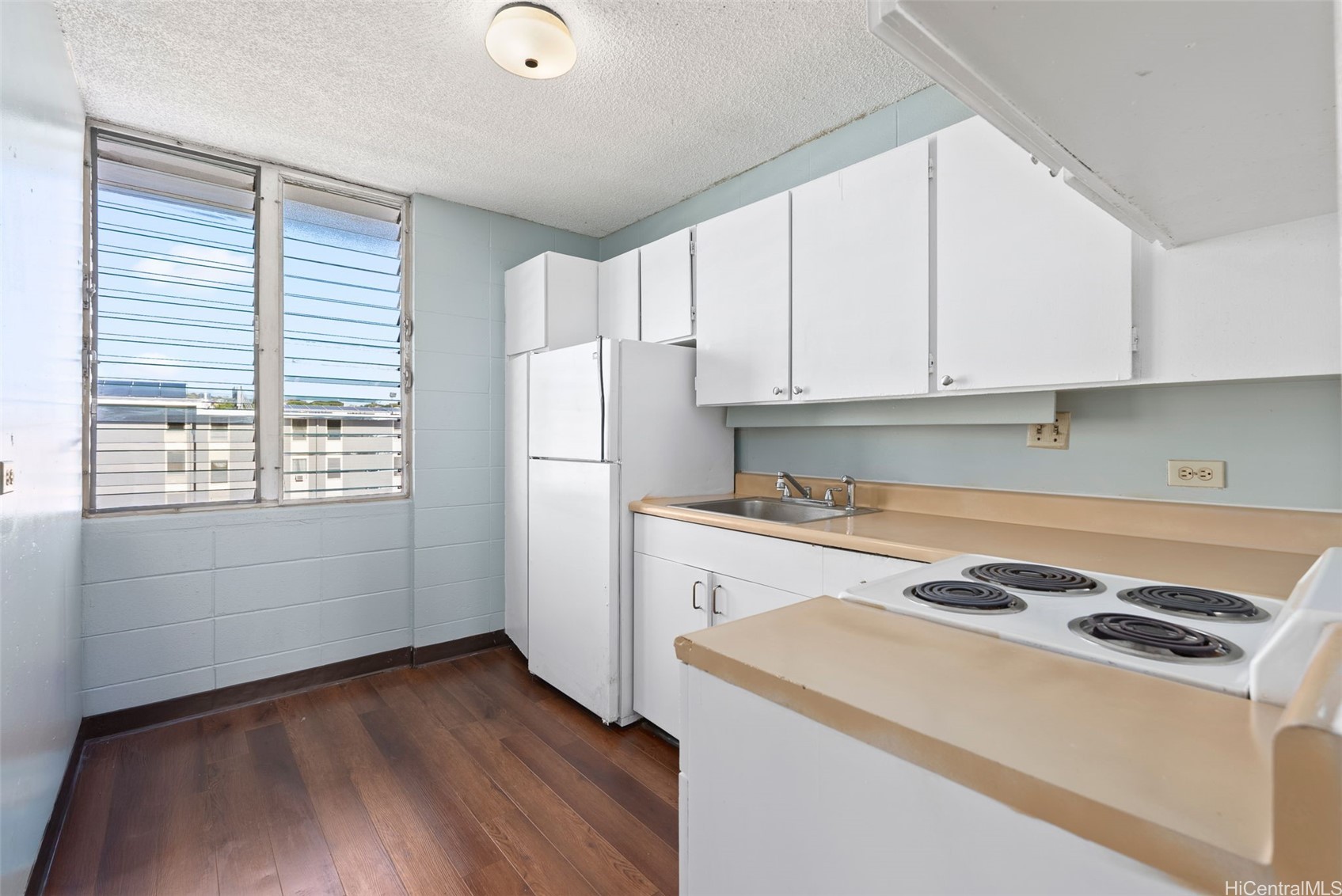 94-246 Leoku Street E306 Property Photo 5