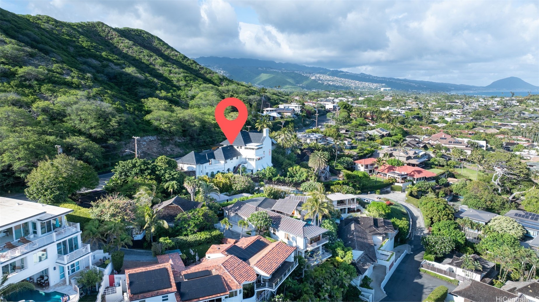 3647 Diamond Head Road Property Photo 2