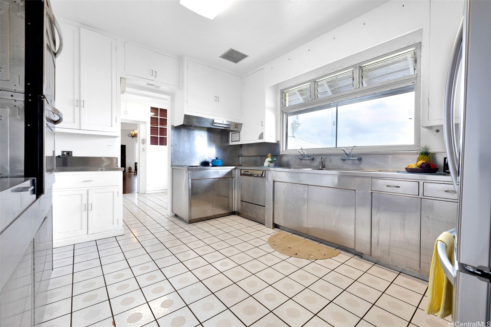 3647 Diamond Head Road Property Photo 3