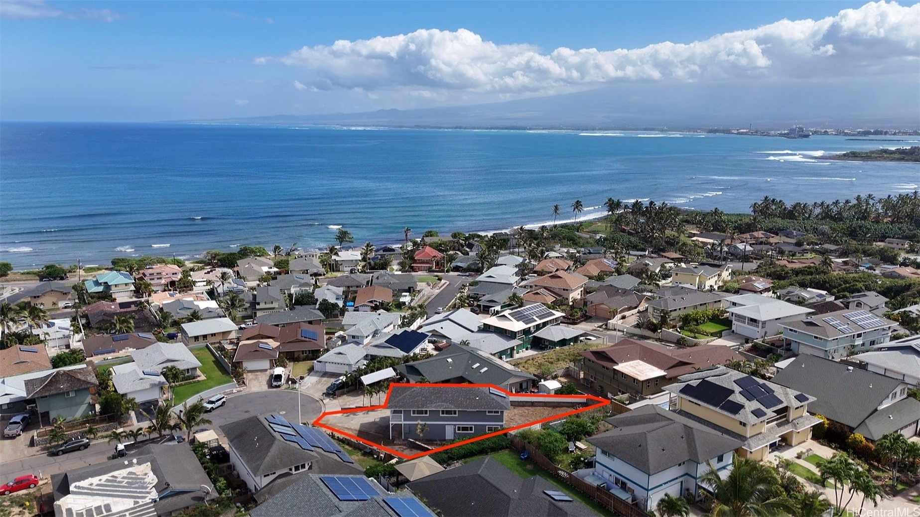 1349 Kakae Place Property Photo 1