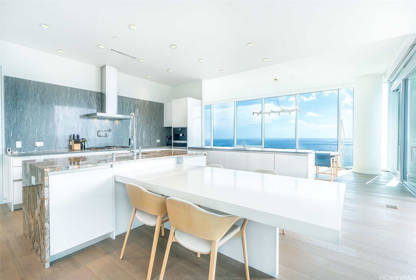 1118 Ala Moana Boulevard 3401 Property Photo 2