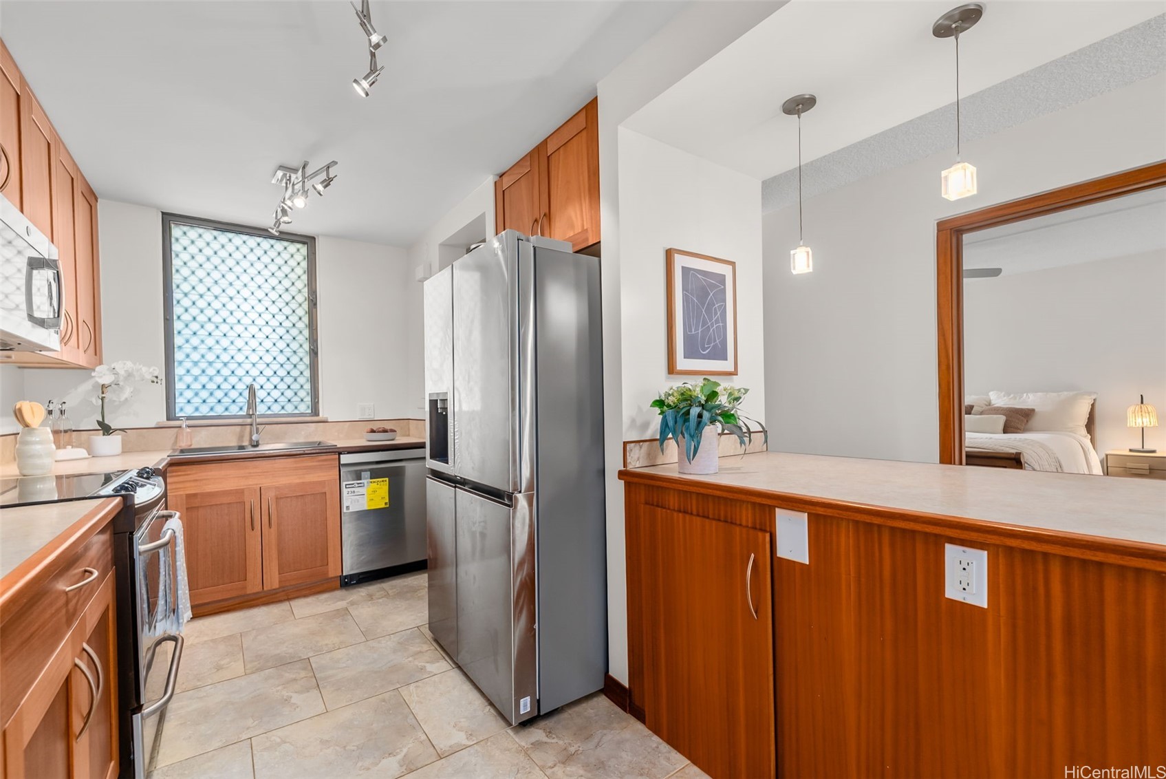 511 Hahaione Street 1-20e Property Photo 6