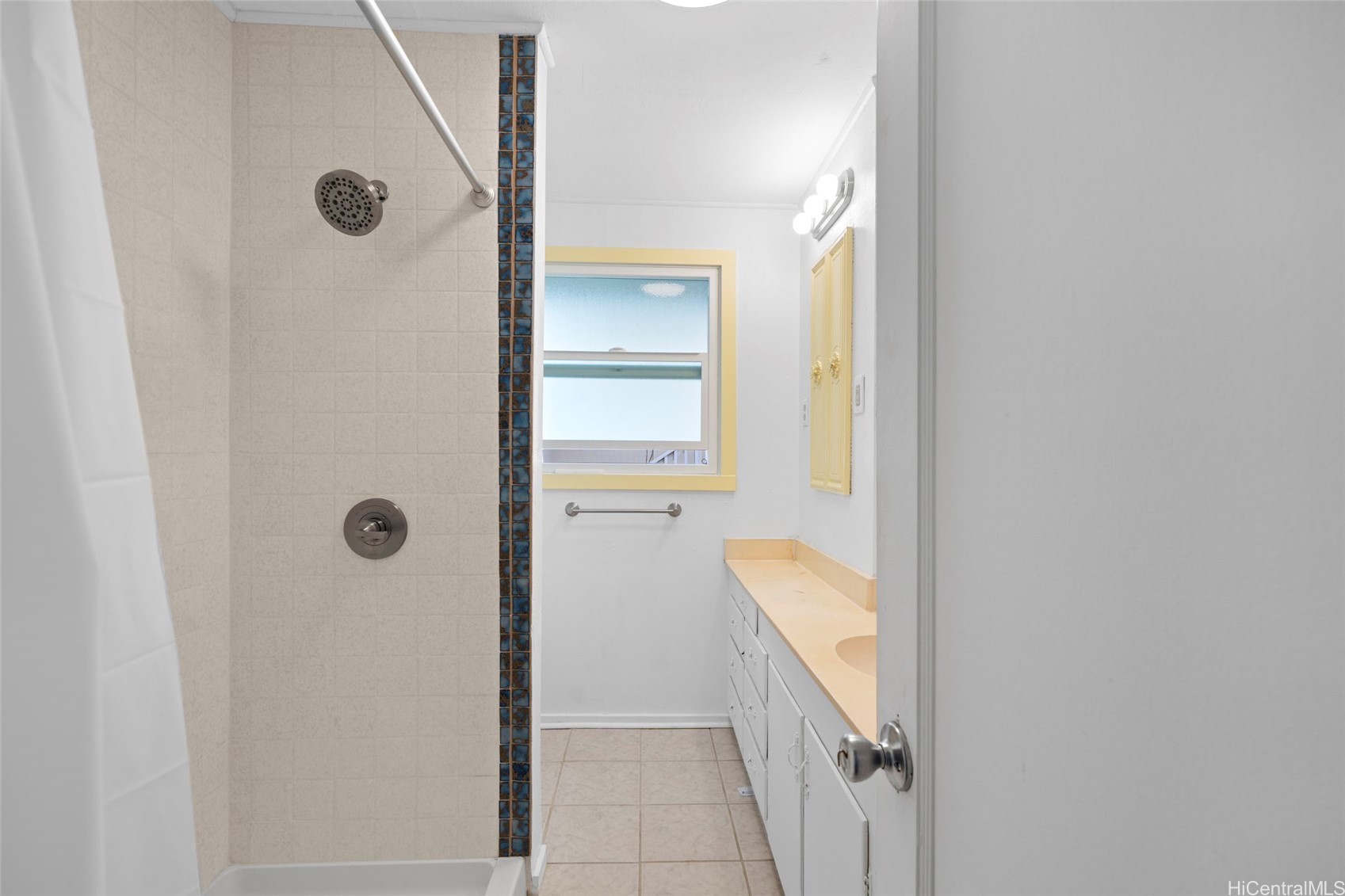 3925 Nioi Place Property Photo 9