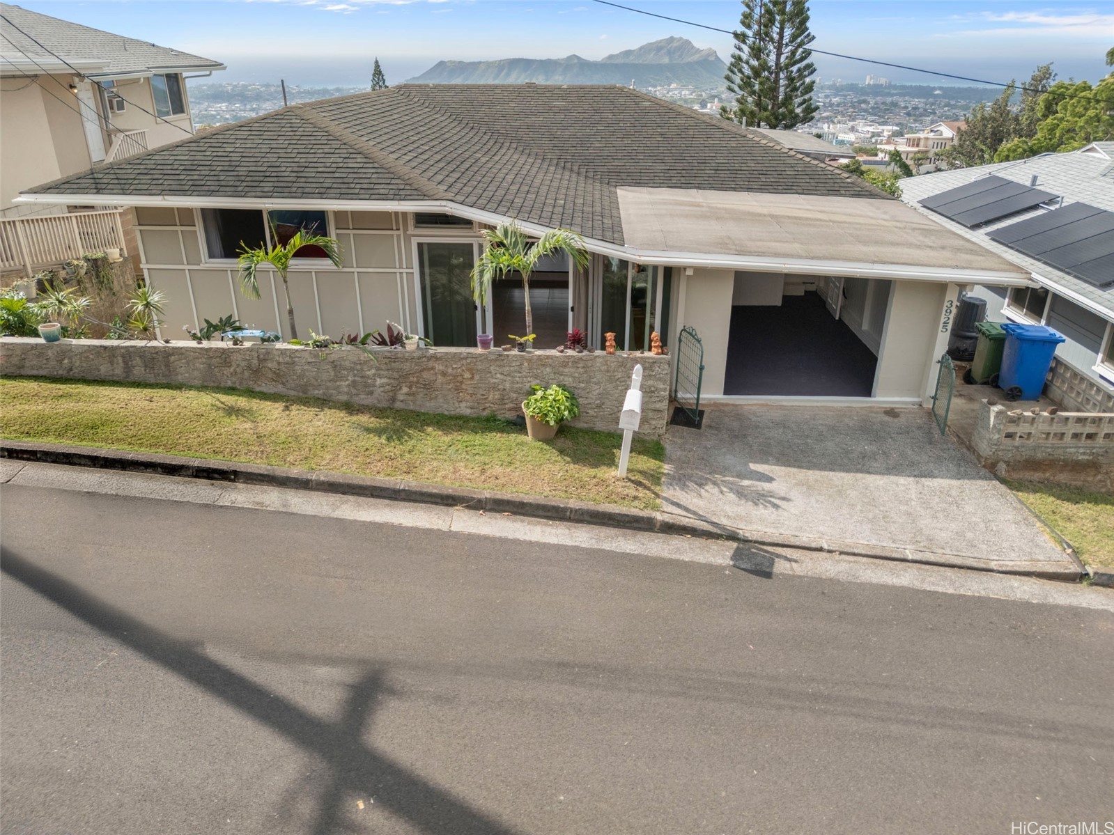 3925 Nioi Place Property Photo 14