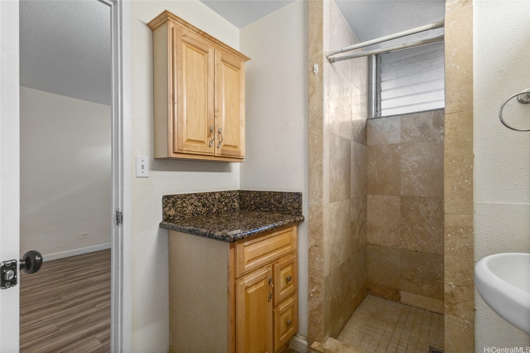 254 Kaiulani Avenue Property Photo 6
