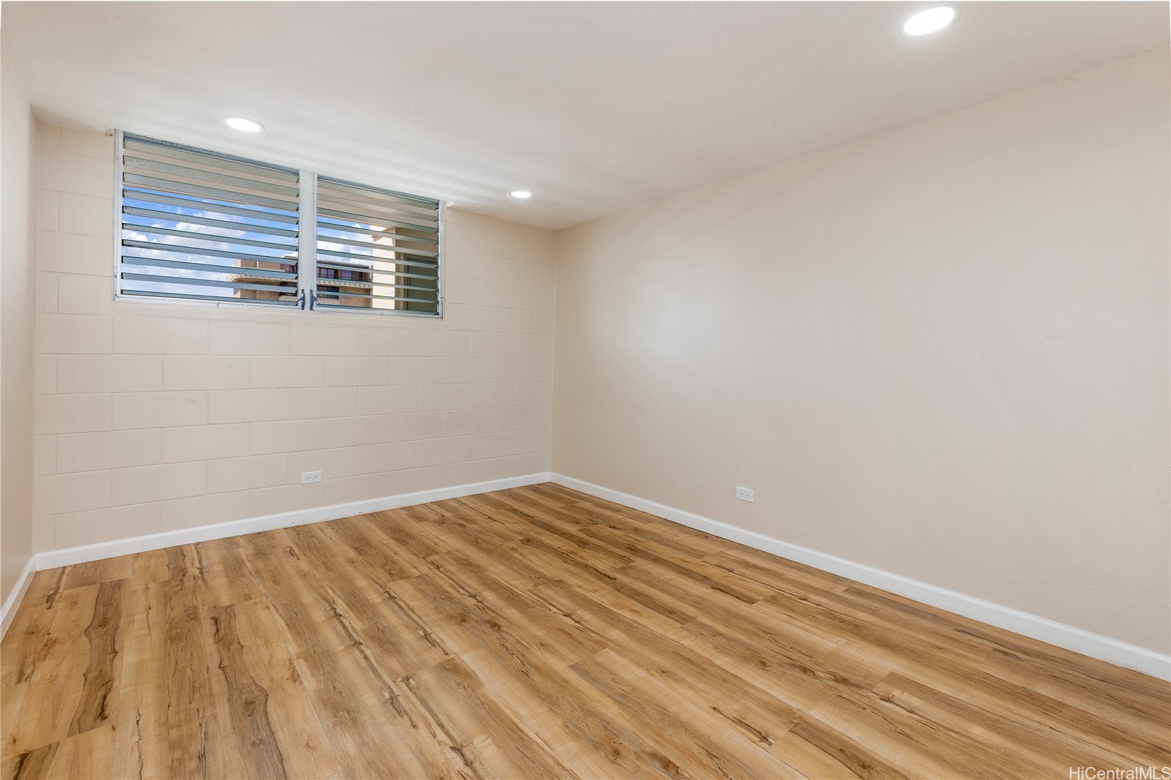 2211 Ala Wai Boulevard 1606 Property Photo 14