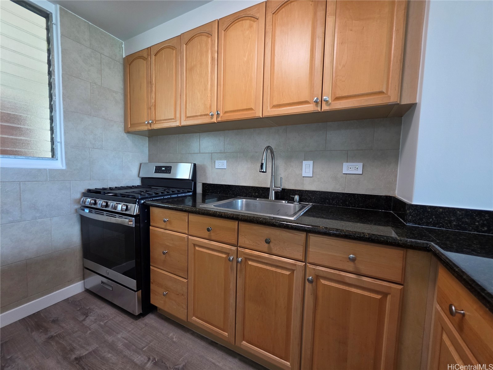 949 Ala Nanala Street 1303 Property Photo 2