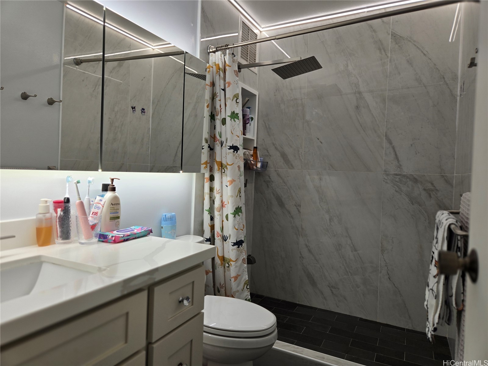 949 Ala Nanala Street 1303 Property Photo 10