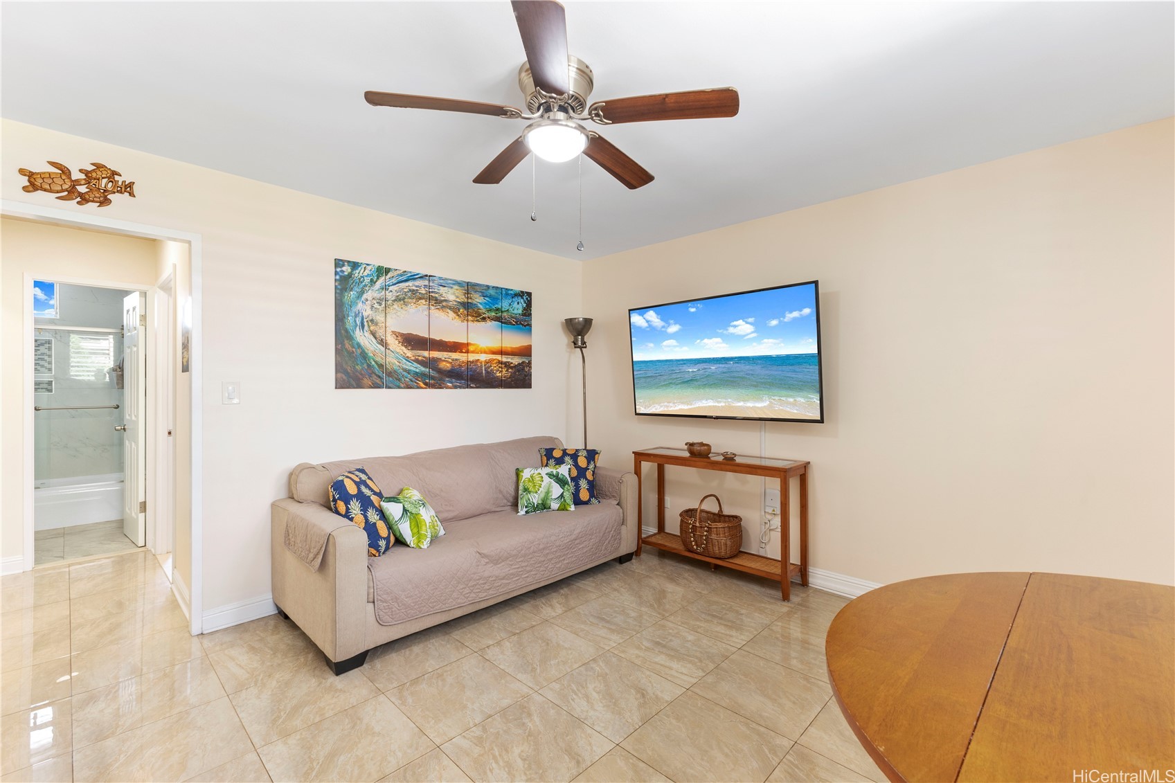 236 Liliuokalani Avenue 201 Property Photo 7
