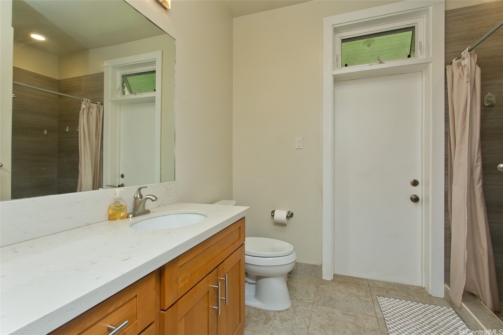 2742 Manoa Road Property Photo 12