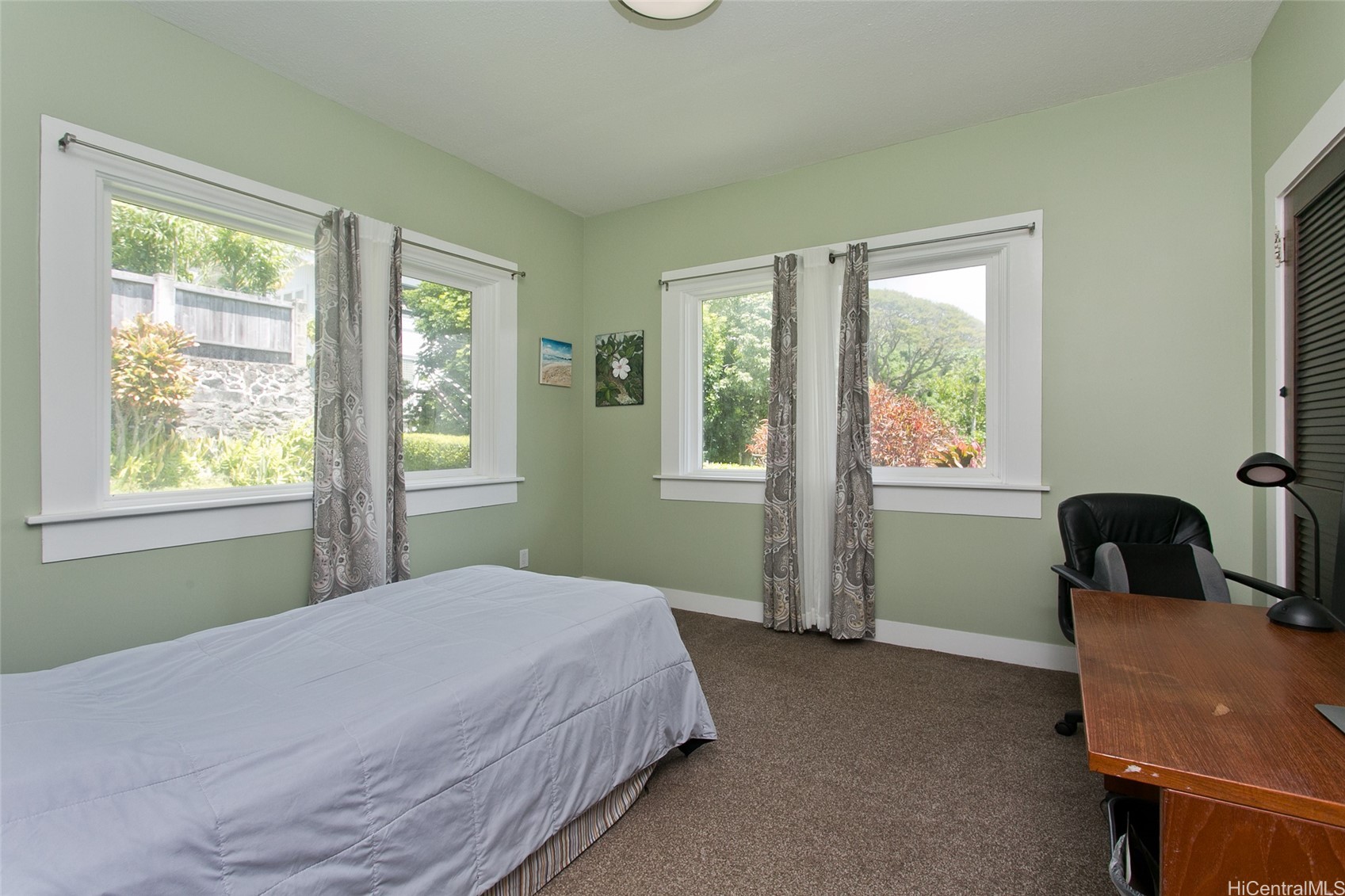 2742 Manoa Road Property Photo 13