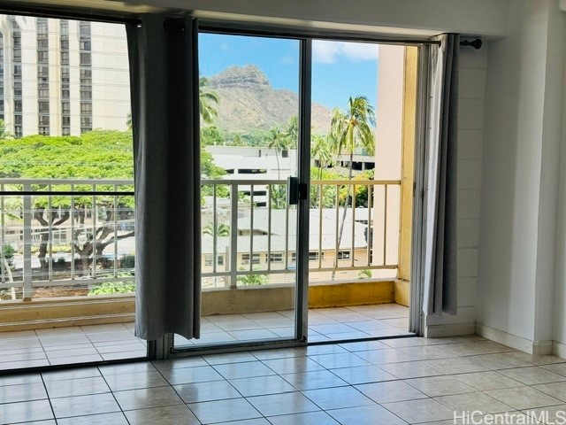 303 Liliuokalani Avenue 602 Property Photo 1