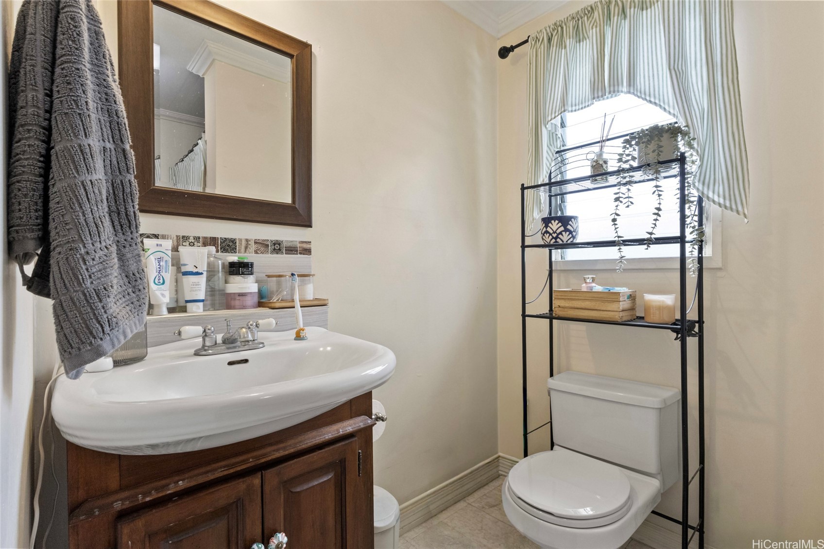 709 Twin View Drive Property Photo 8