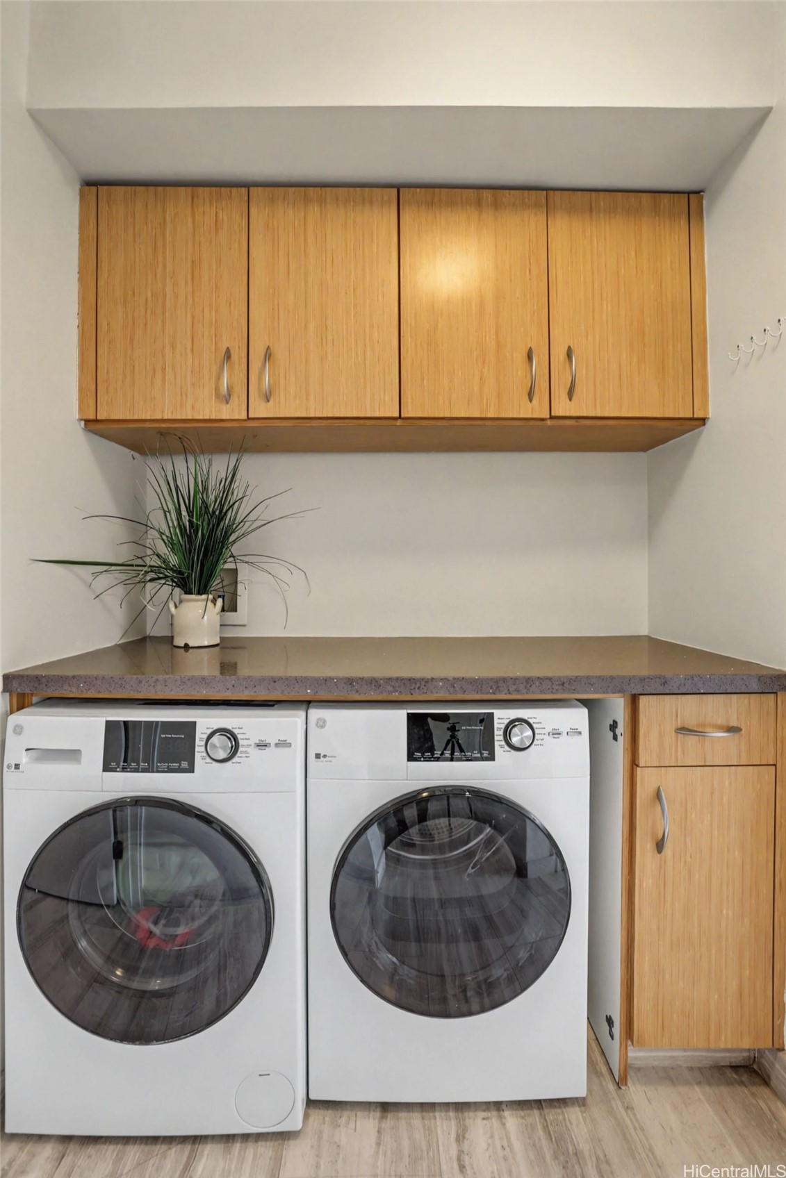 500 University Avenue 904 Property Photo 16