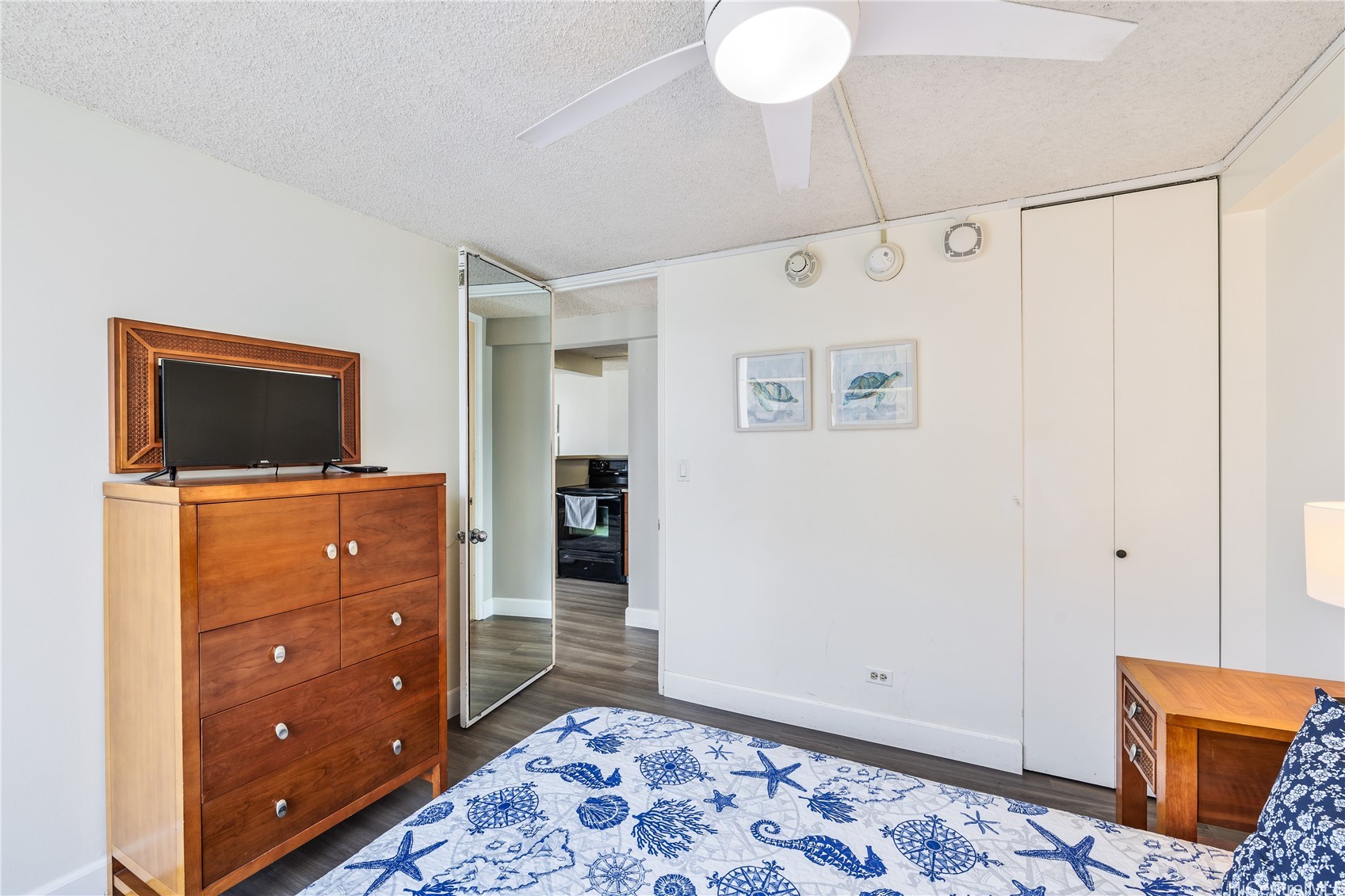 2427 Kuhio Avenue 1006 Property Photo 9