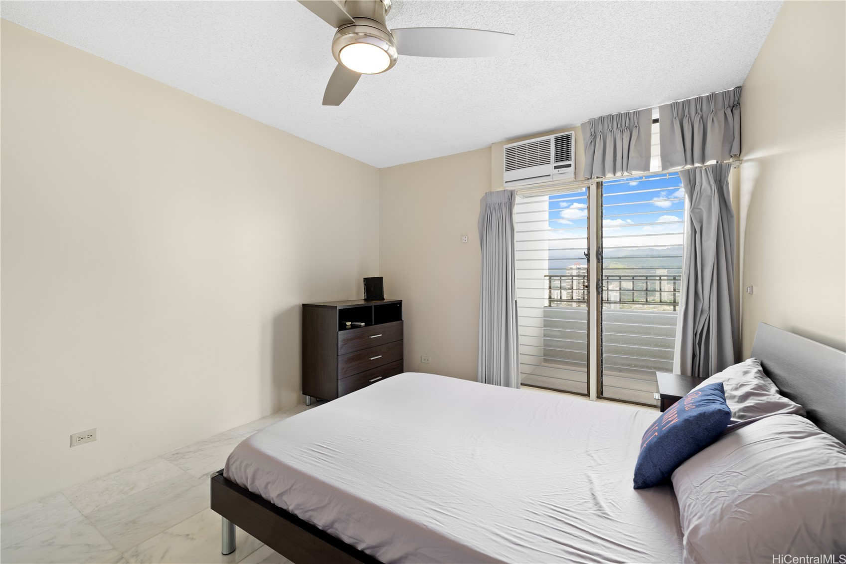 2240 Kuhio Avenue 3201 Property Photo 10