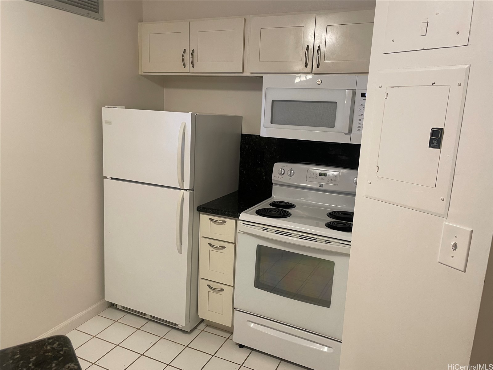 1088 Bishop Street 3111 Property Photo 6