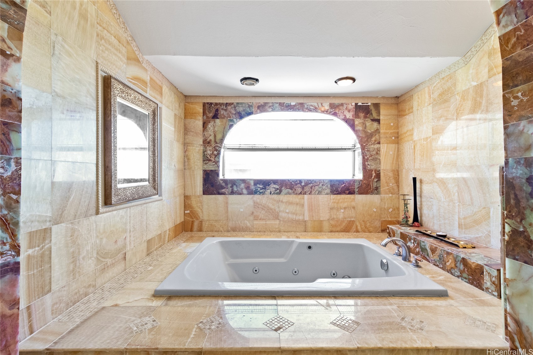 483 Maono Loop Property Photo 13