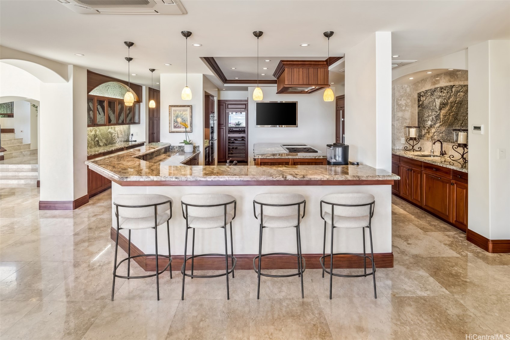 255 & 257 Portlock Road Property Photo 8