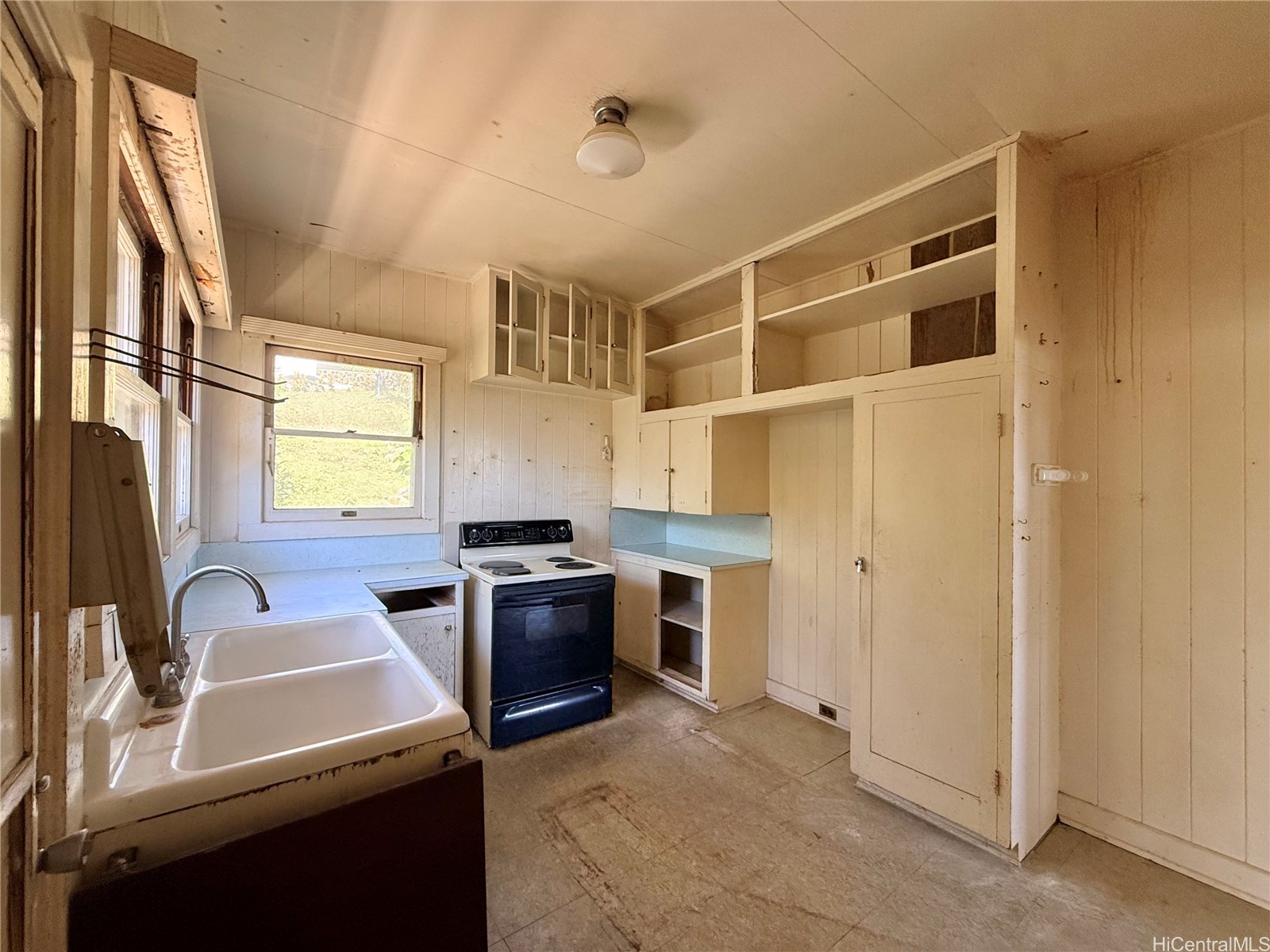 3655 Nihipali Place Property Photo 10
