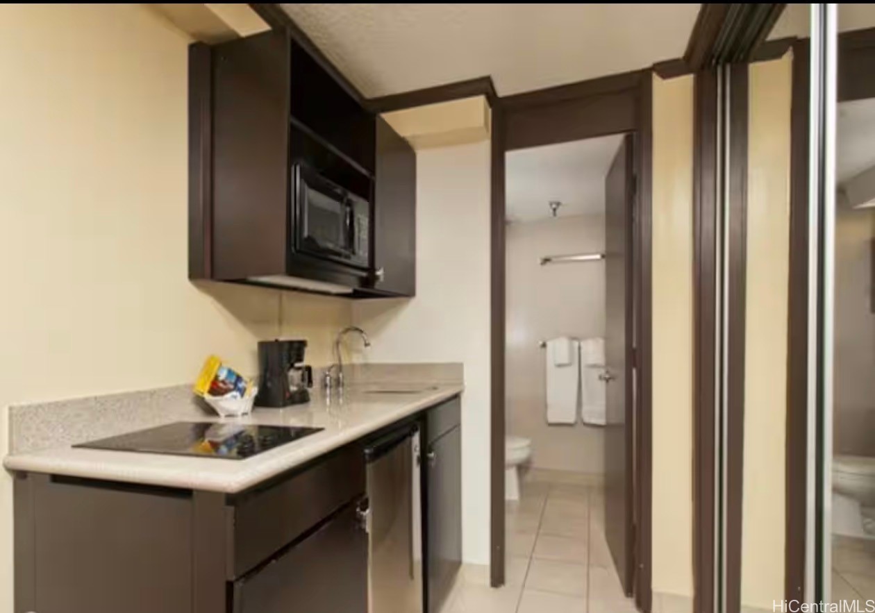 2425 Kuhio Avenue 206 Property Photo 5