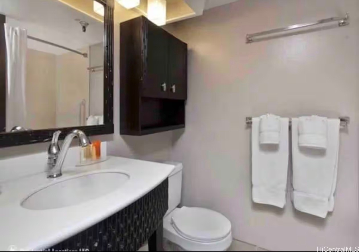 2425 Kuhio Avenue 206 Property Photo 6