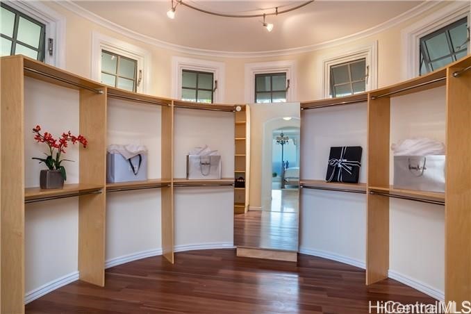 525 Moaniala Street Property Photo 16