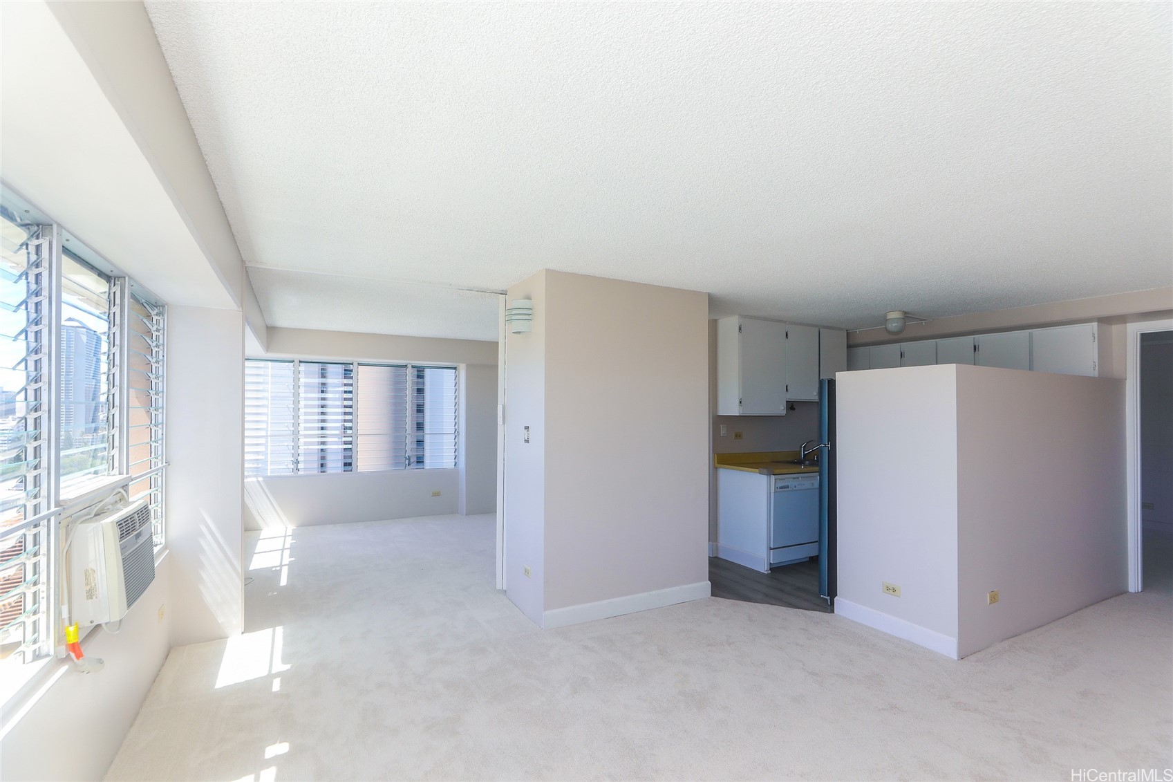 2525 Date Street 1501 Property Photo 6
