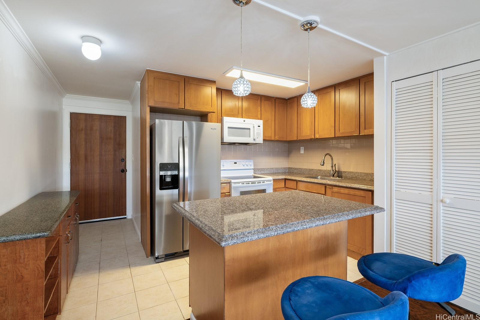 1427 Alexander Street 207 Property Photo 6