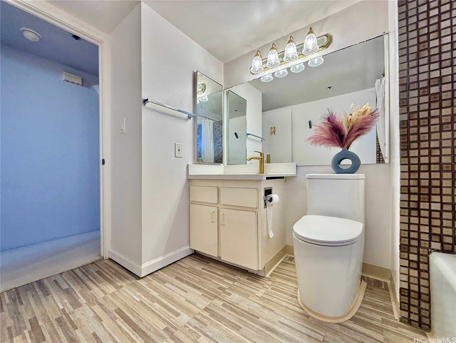 990 Ala Nanala Street 19a Property Photo 17
