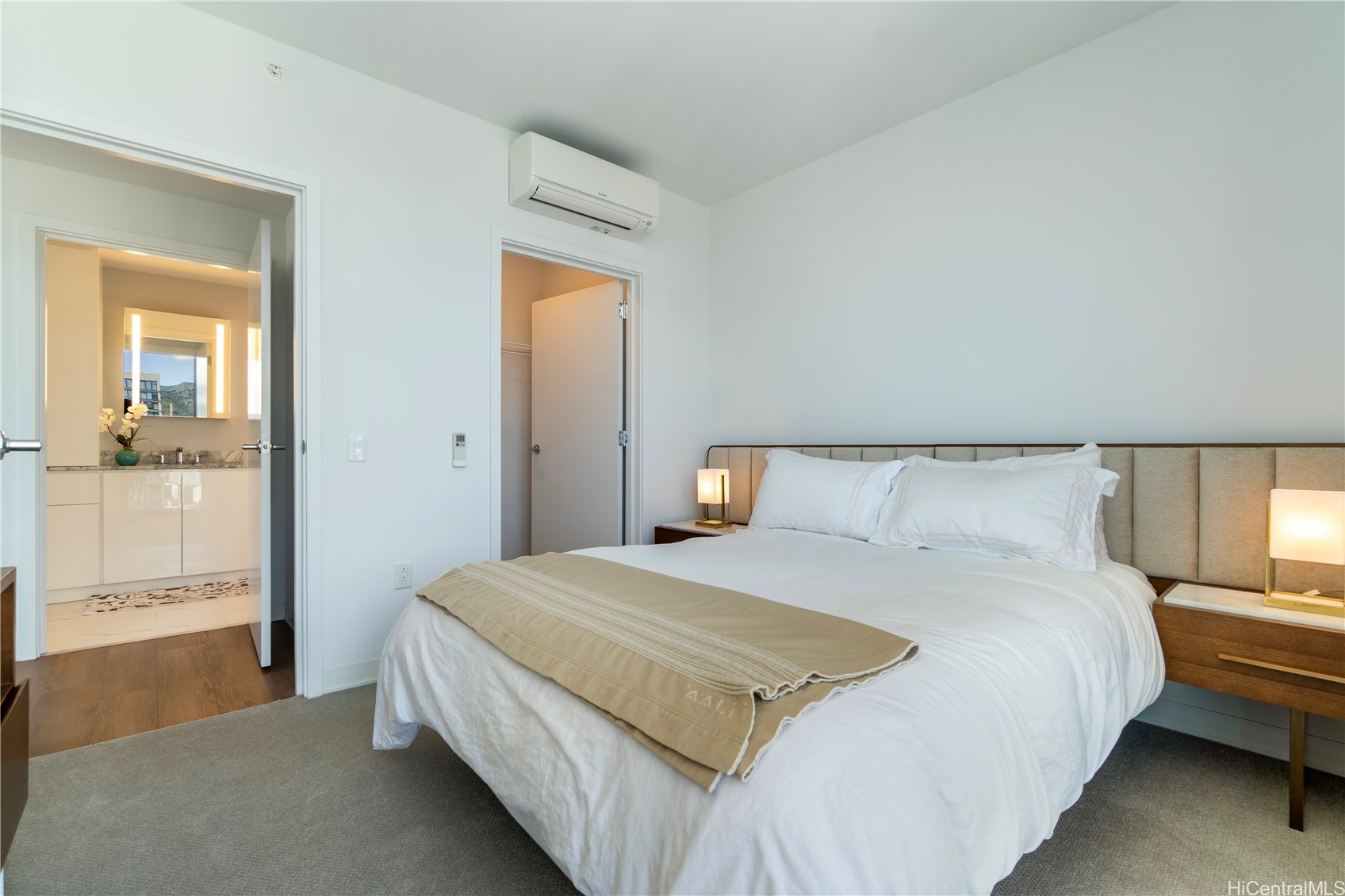 987 Queen Street 3714 Property Photo 16