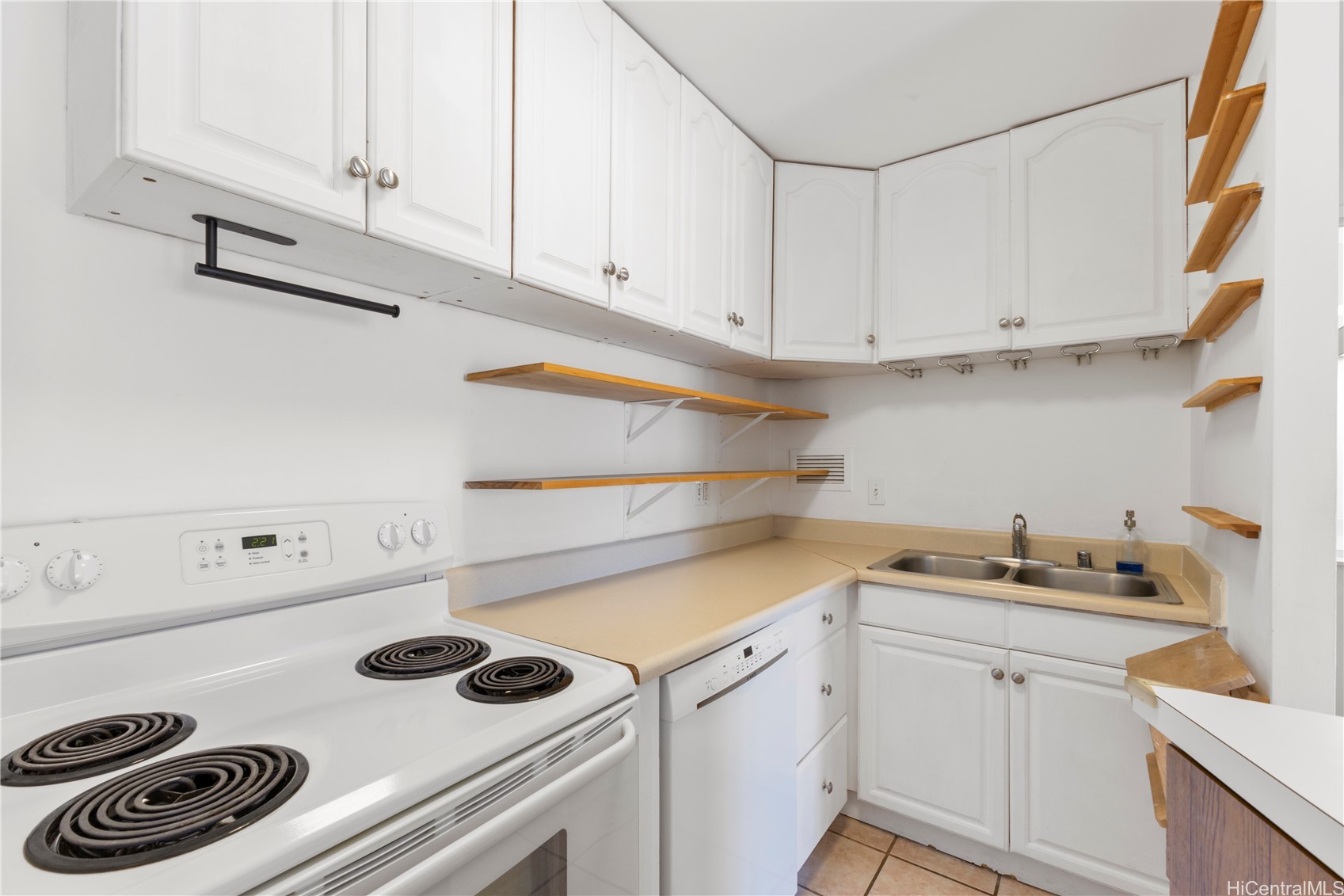 2115 Ala Wai Boulevard 1102 Property Photo 6