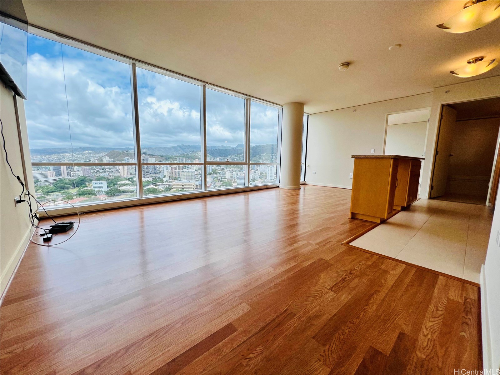 1288 Kapiolani Boulevard I3701 Property Photo 3