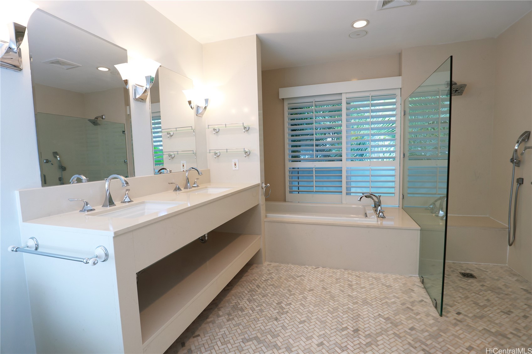 3063 Diamond Head Road Property Photo 20