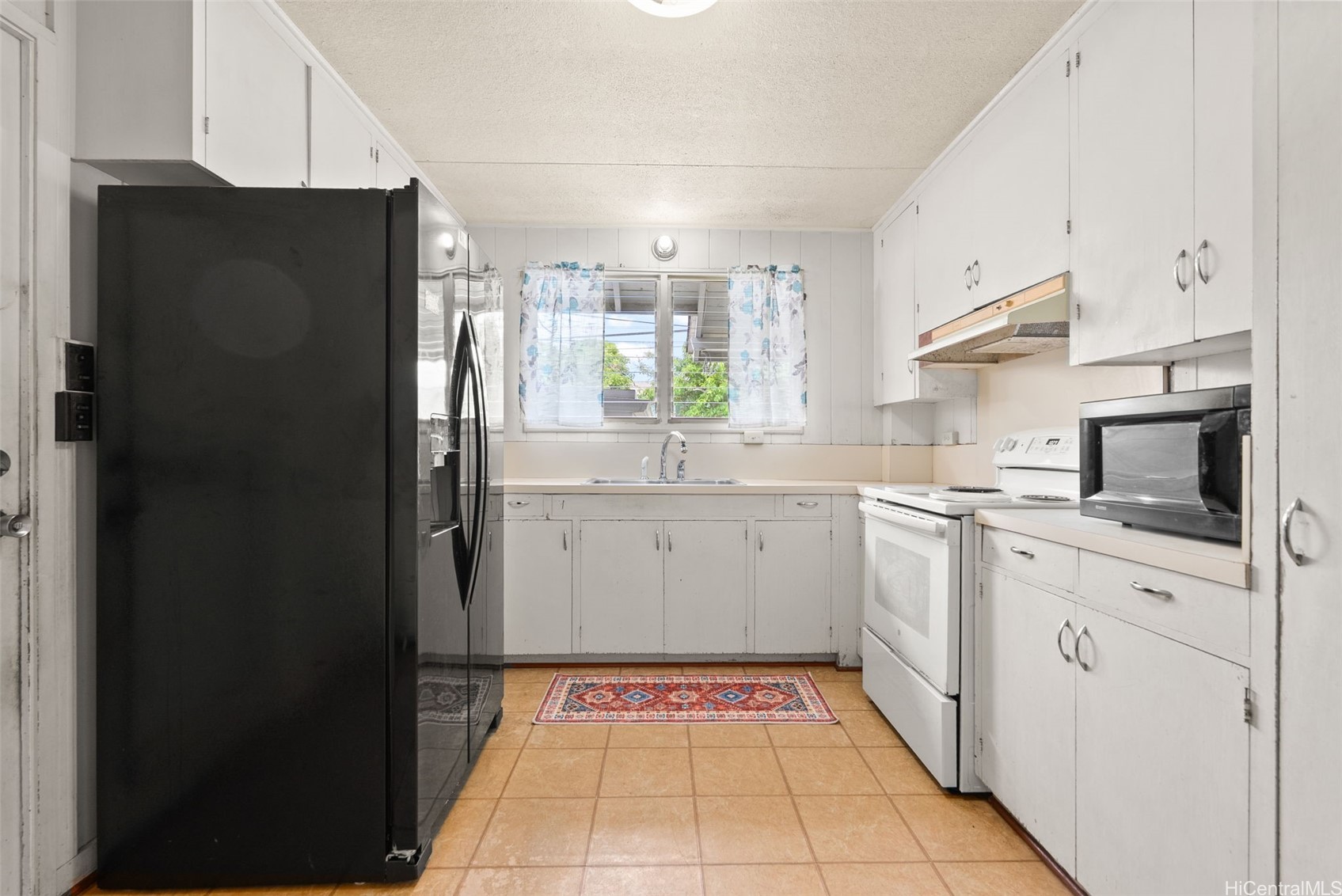 664 Kihapai Street Property Photo 4