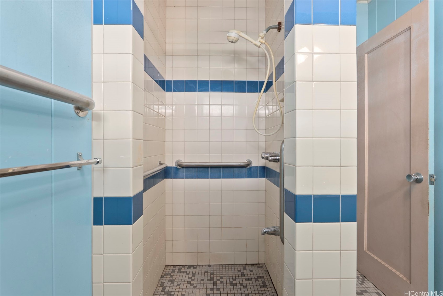 664 Kihapai Street Property Photo 11