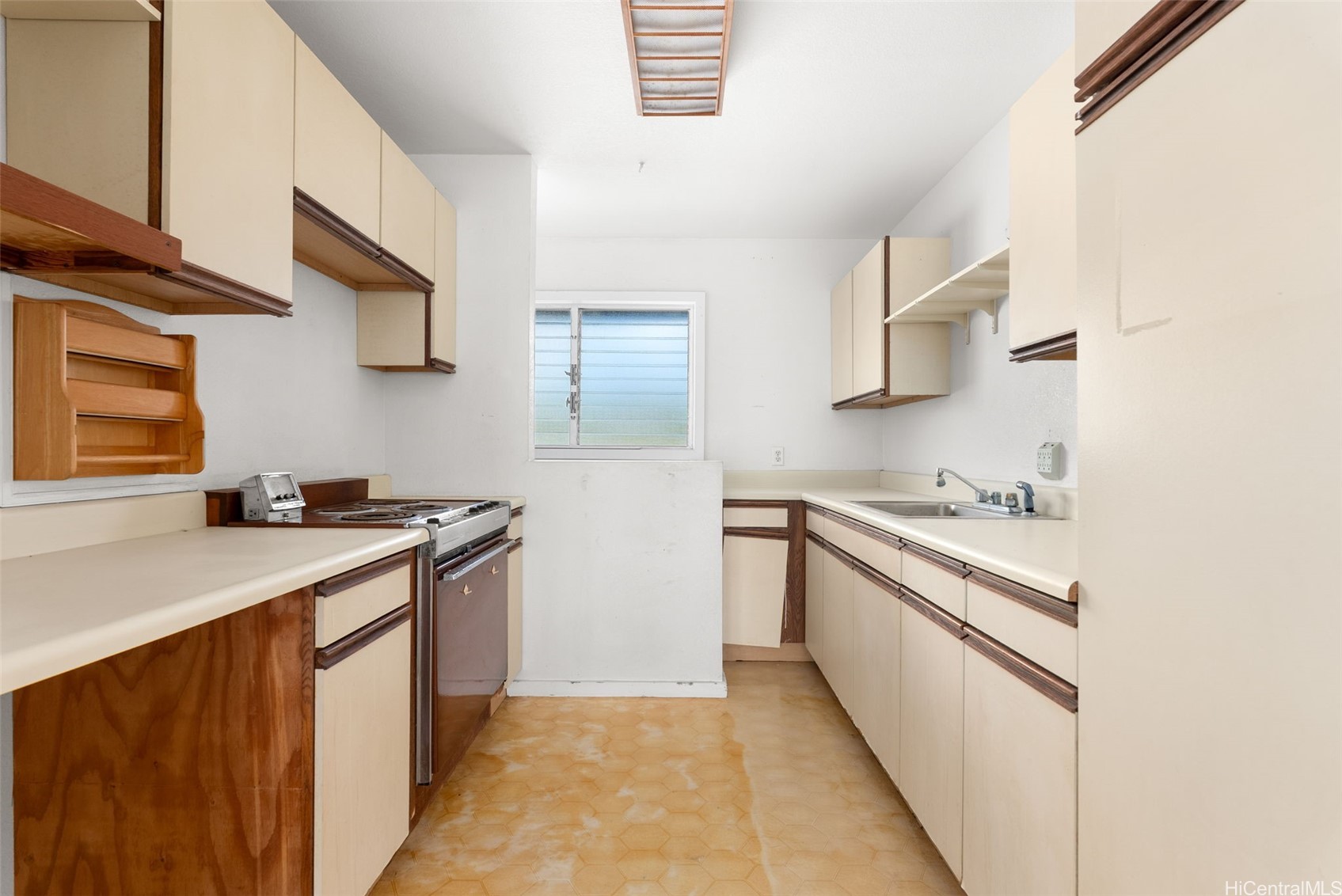 664 Kihapai Street Property Photo 12