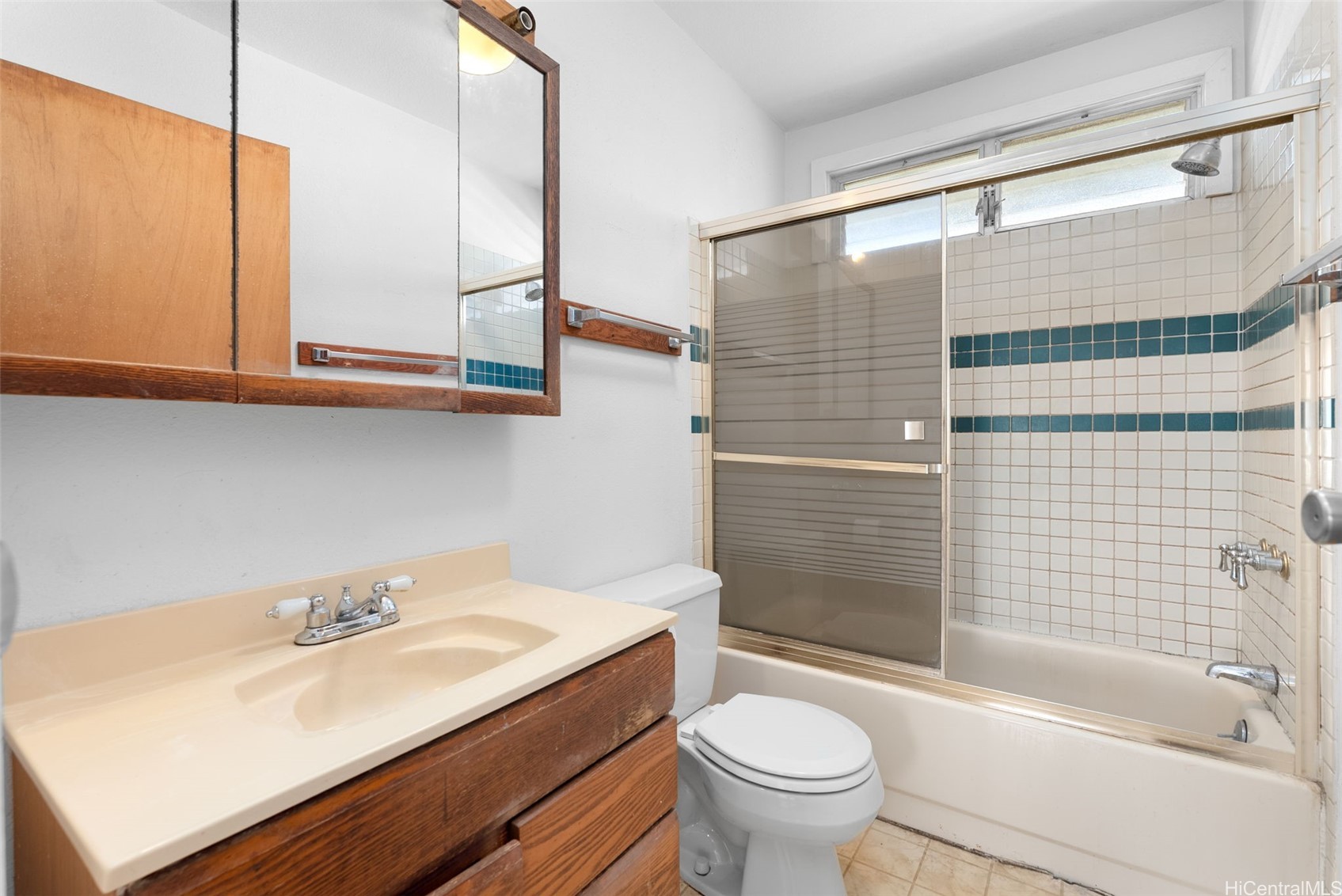 664 Kihapai Street Property Photo 16