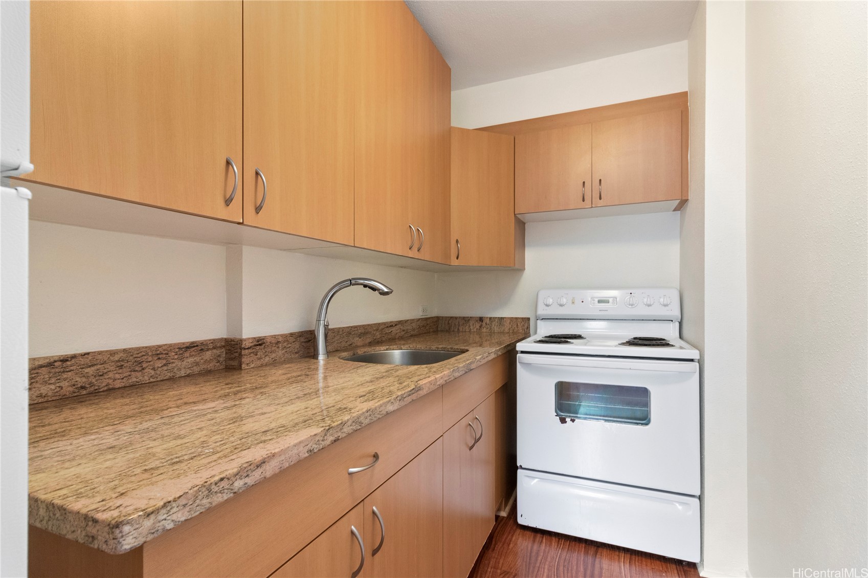 1821 Lipeepee Street 204 Property Photo 4