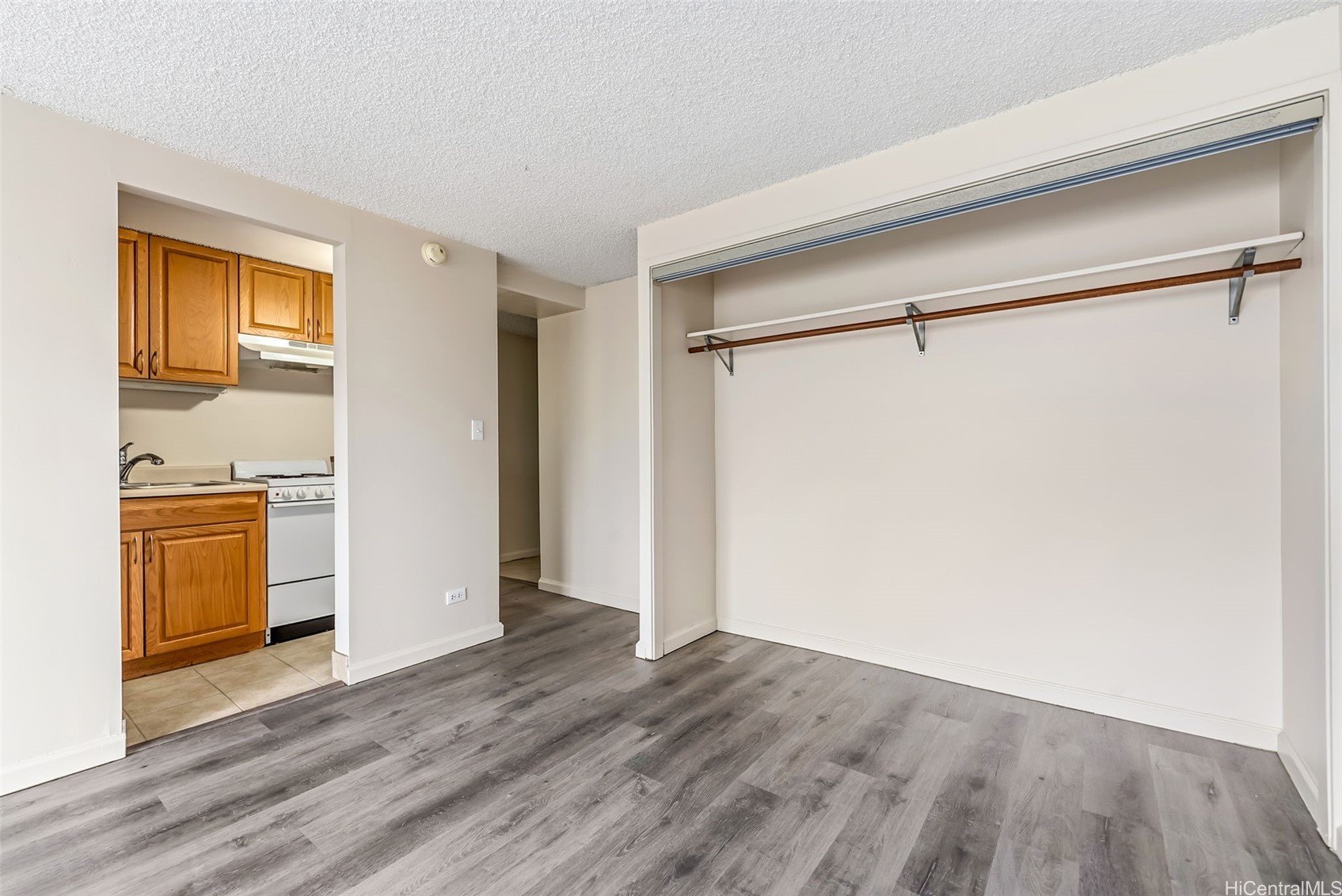 2525 Date Street 603 Property Photo 3