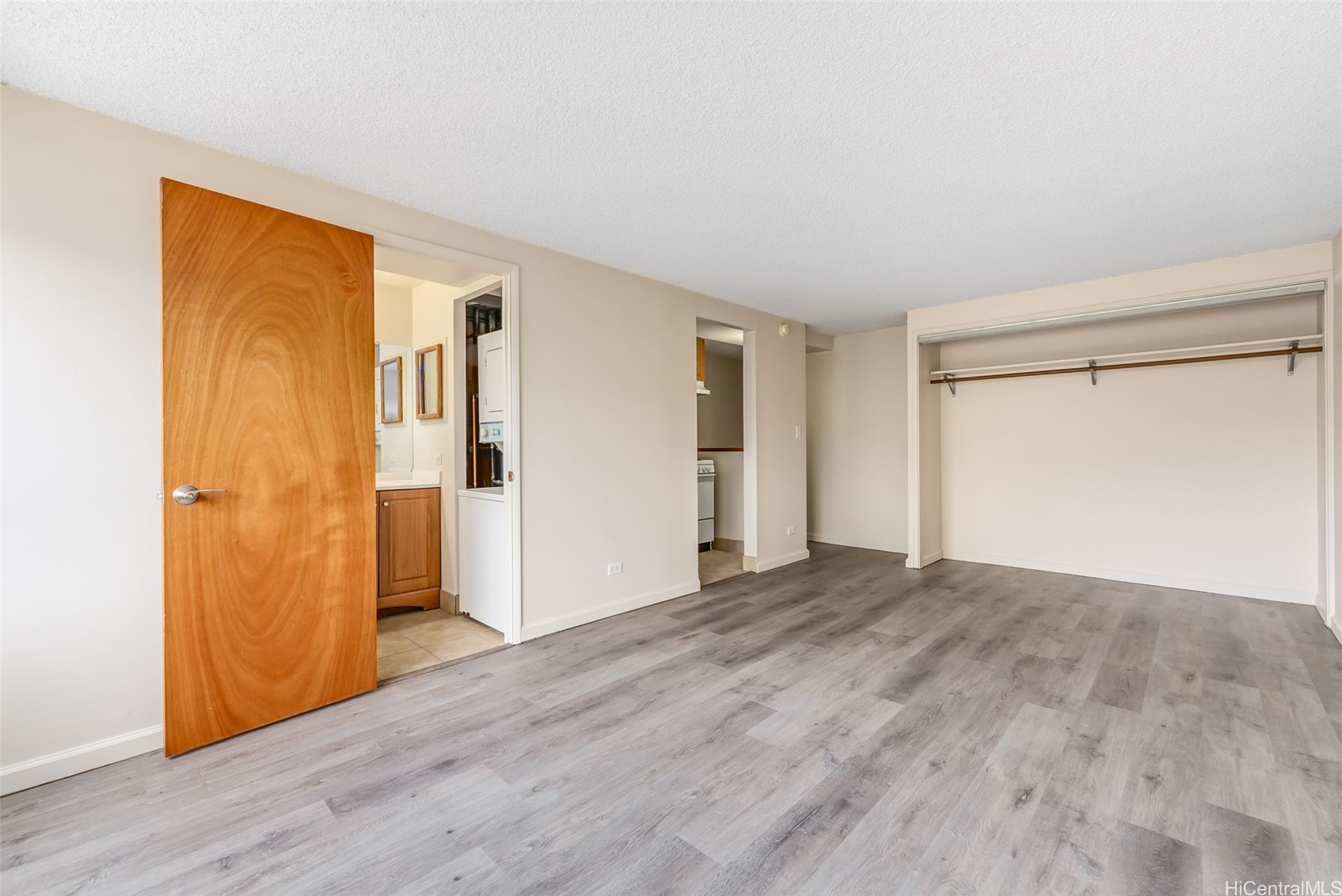2525 Date Street 603 Property Photo 4