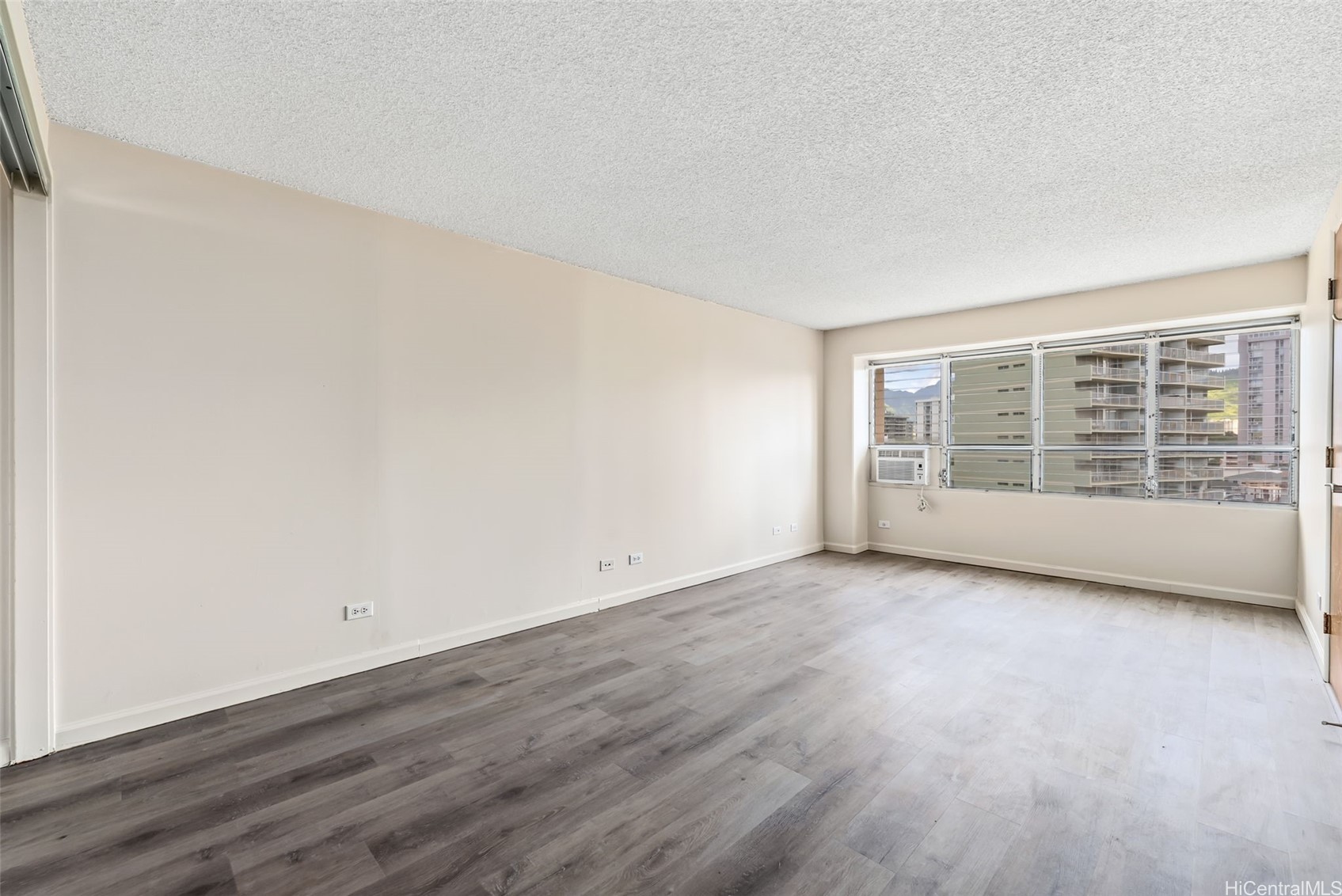2525 Date Street 603 Property Photo 6