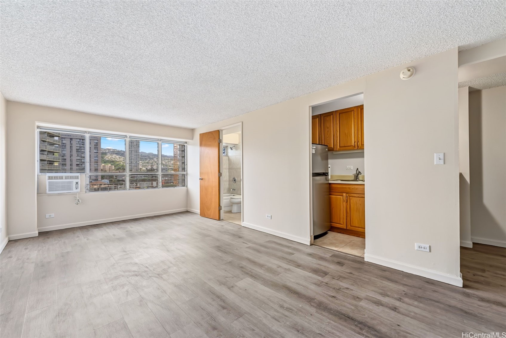 2525 Date Street 603 Property Photo 7