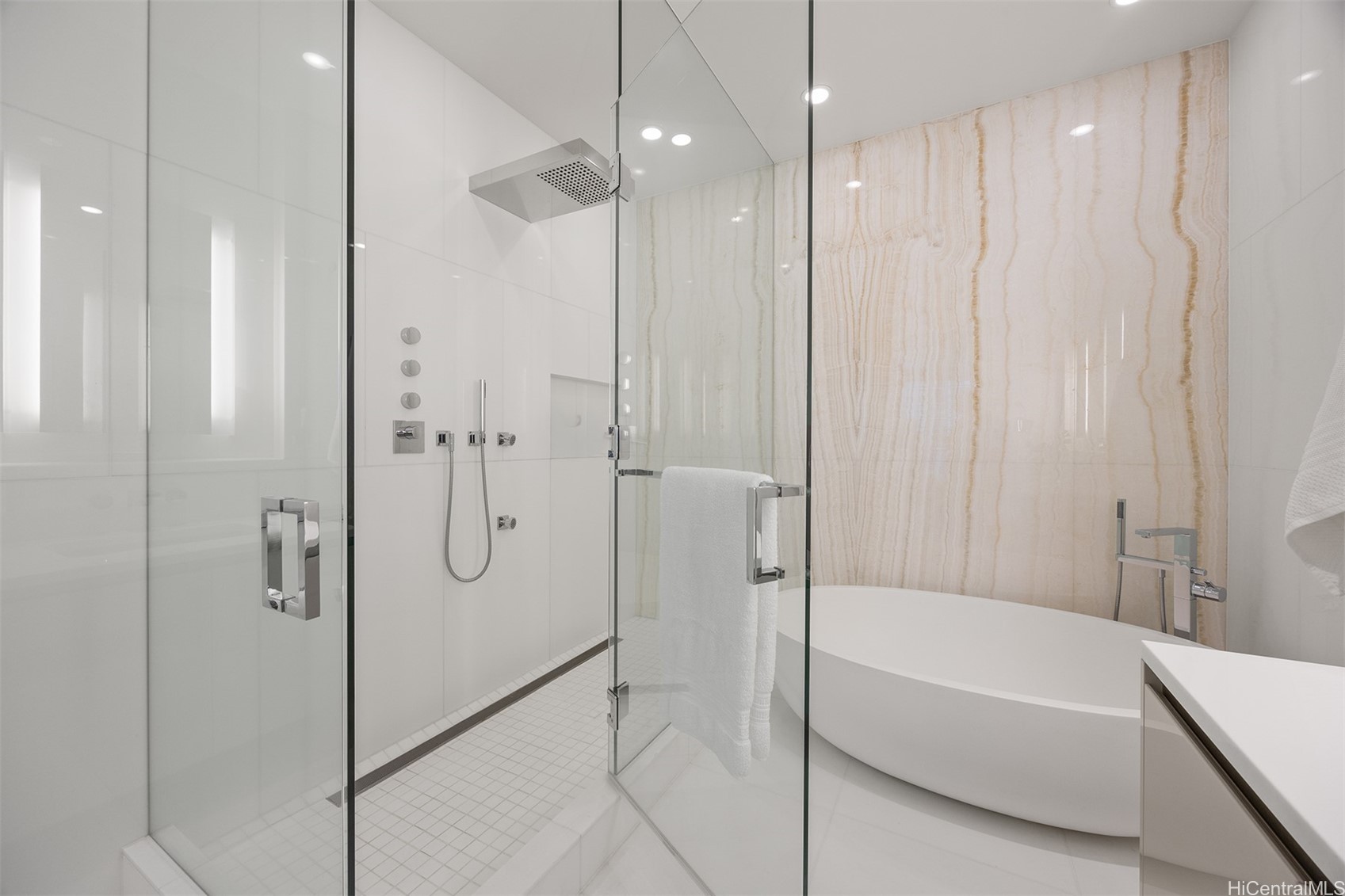1118 Ala Moana Boulevard 2903 Property Photo 17