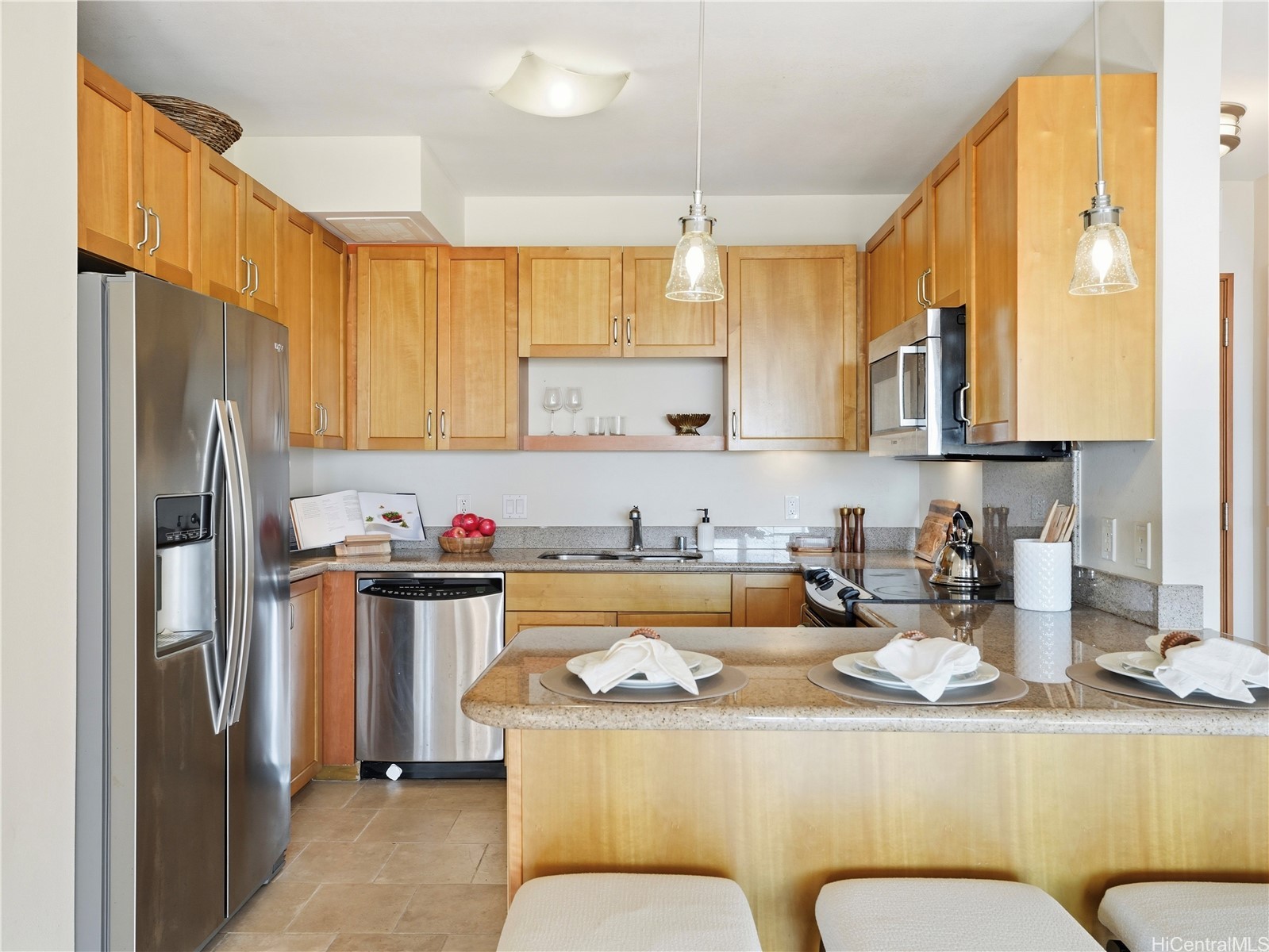 421 Olohana Street 2103 Property Photo 5