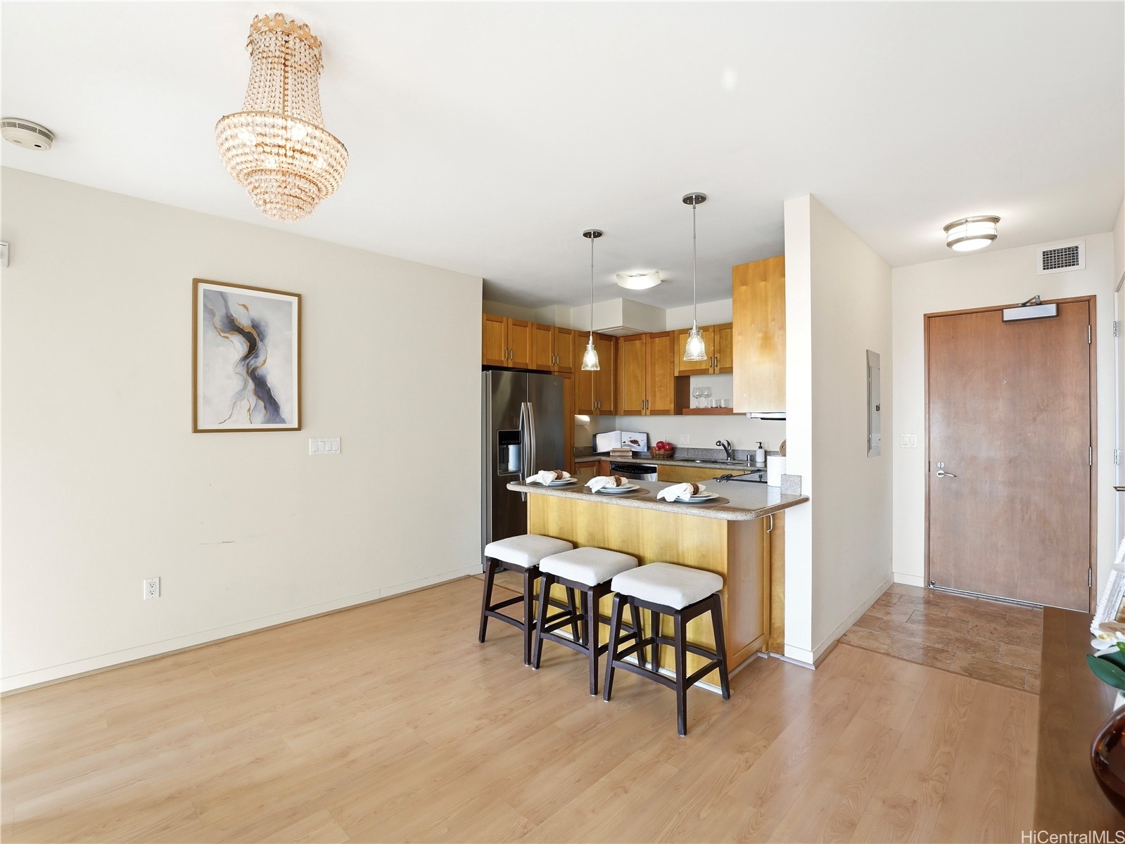 421 Olohana Street 2103 Property Photo 6