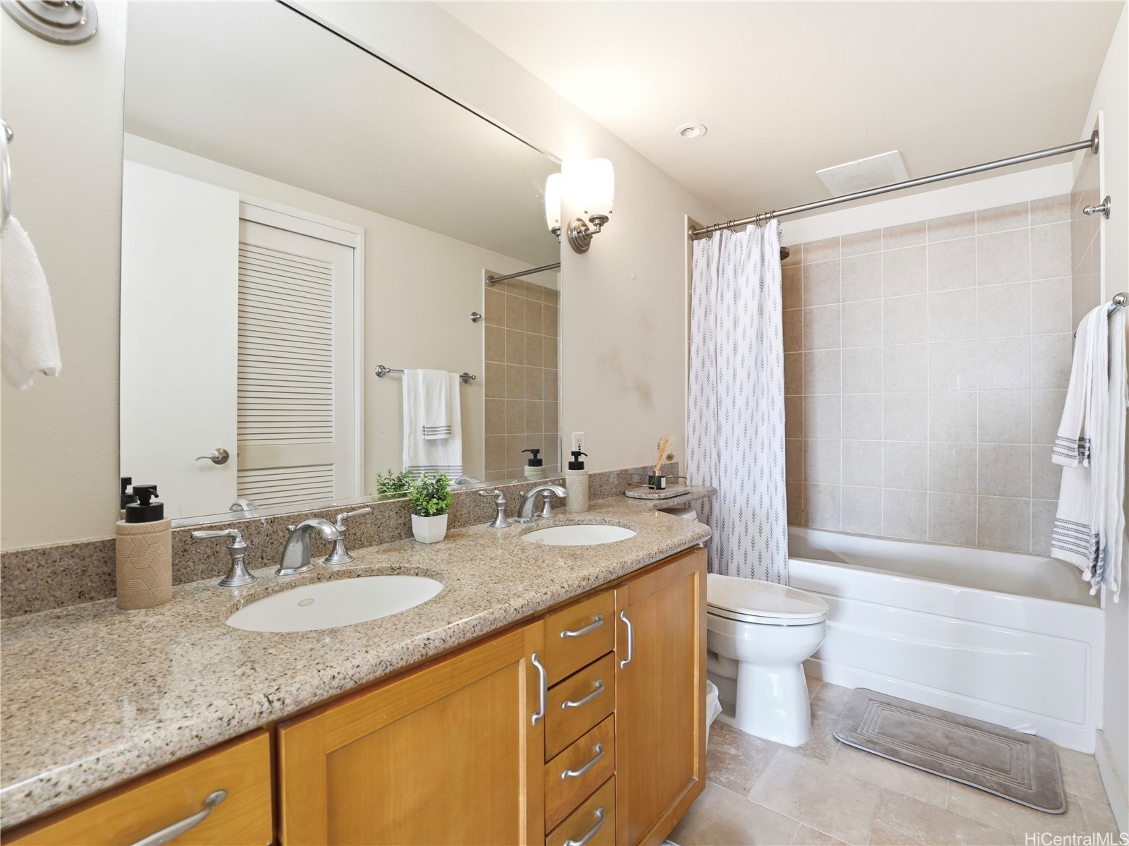 421 Olohana Street 2103 Property Photo 10